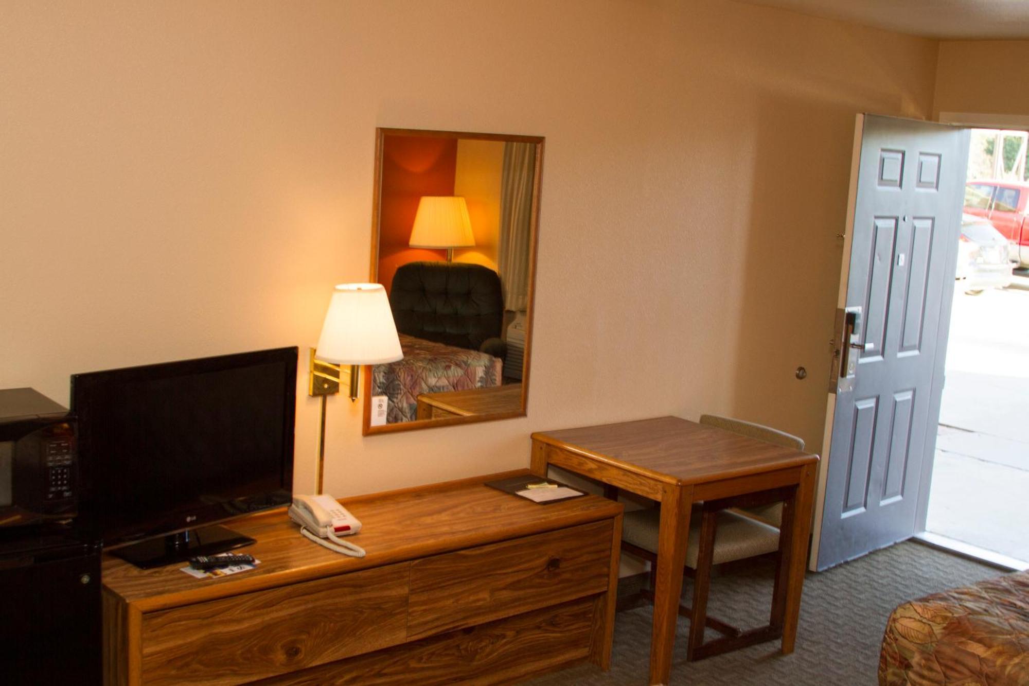 Cottonwood Inn & Suites Phillipsburg Rom bilde